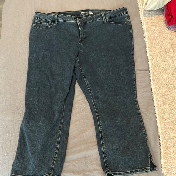 Old Navy jeans Size 22 Plus - Picture 1 of 2